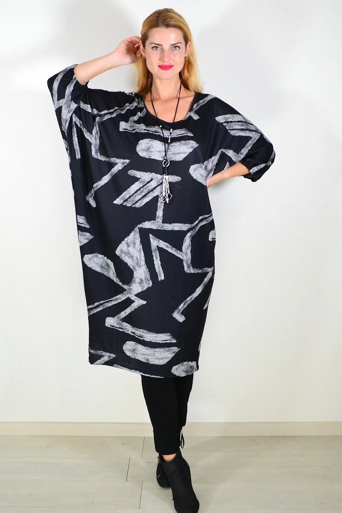 Black Retro Tapered Tunic Cocoon Dress