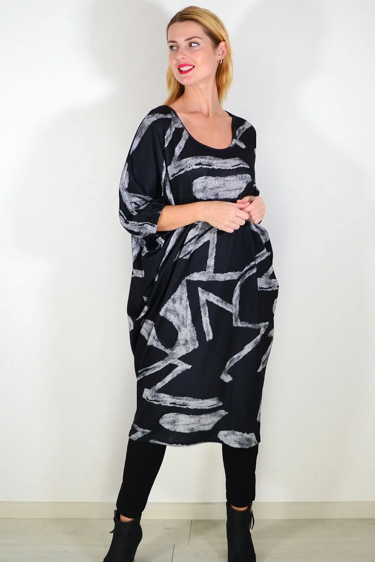 Black Retro Tapered Tunic Cocoon Dress