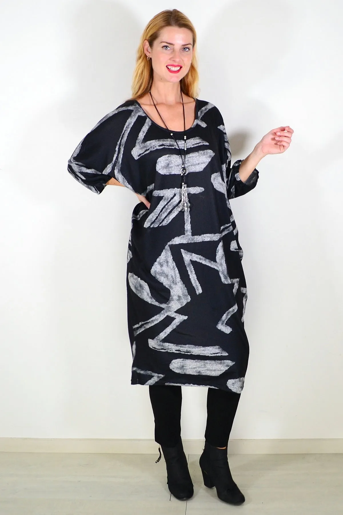 Black Retro Tapered Tunic Cocoon Dress