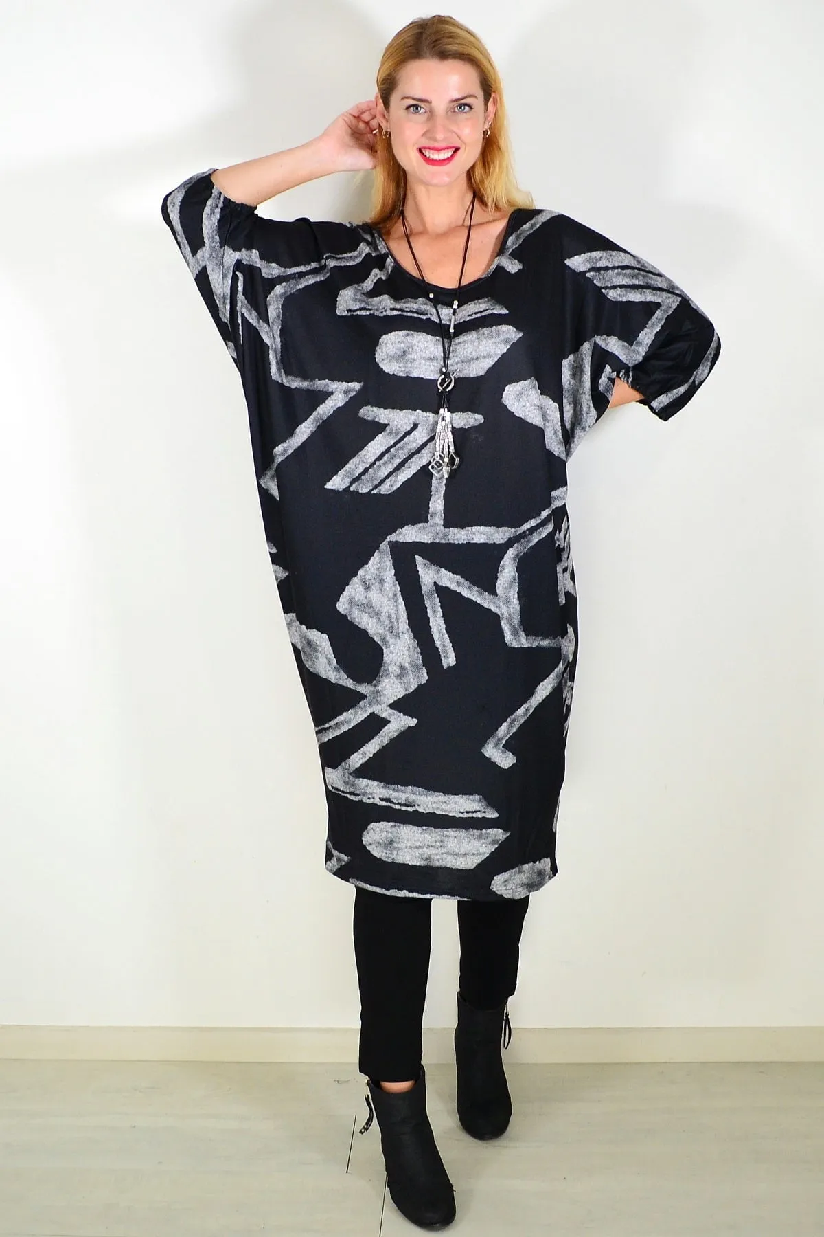 Black Retro Tapered Tunic Cocoon Dress