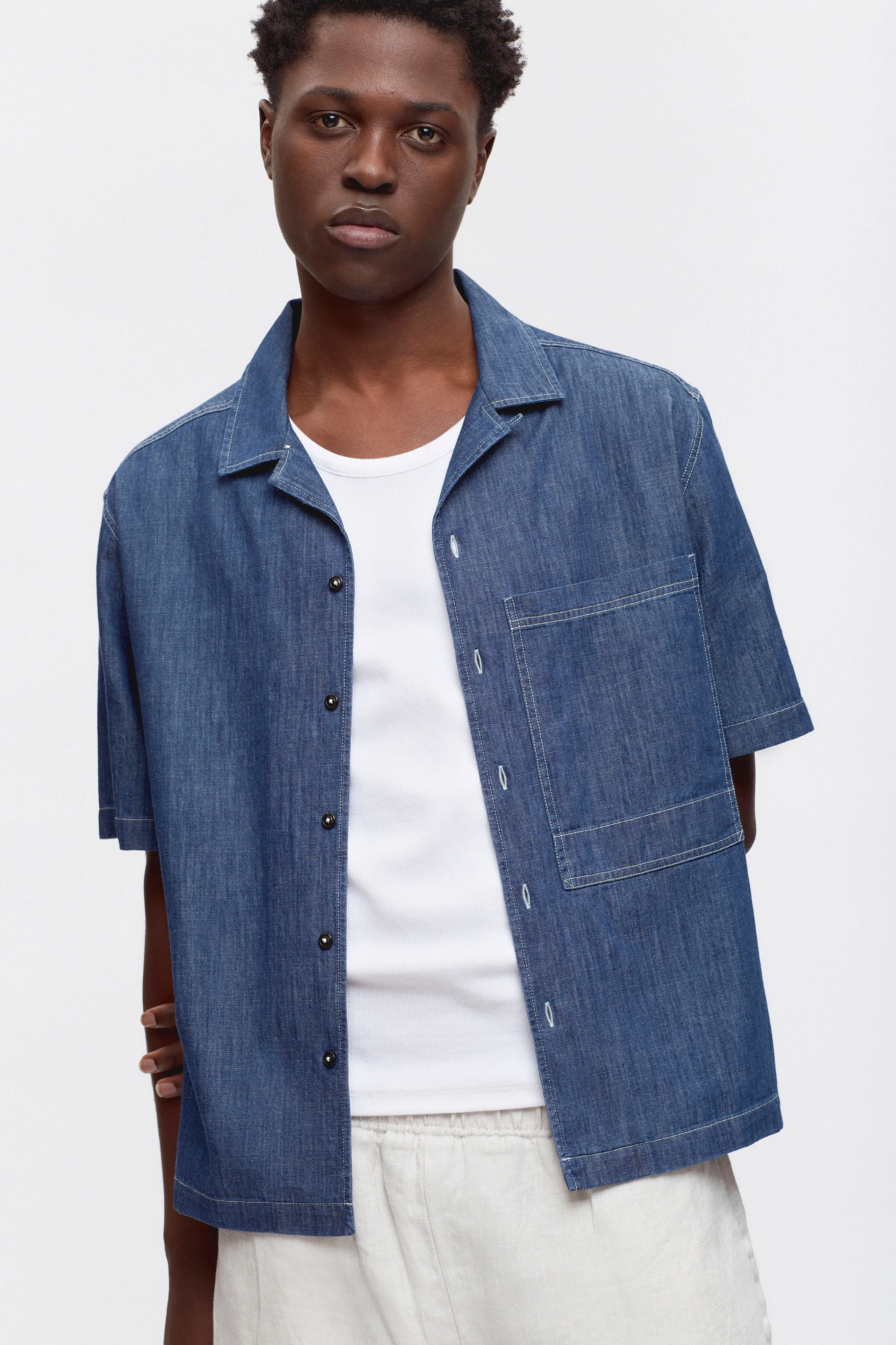 Men’s Chambray Camp Shirt in Raw/Rinse