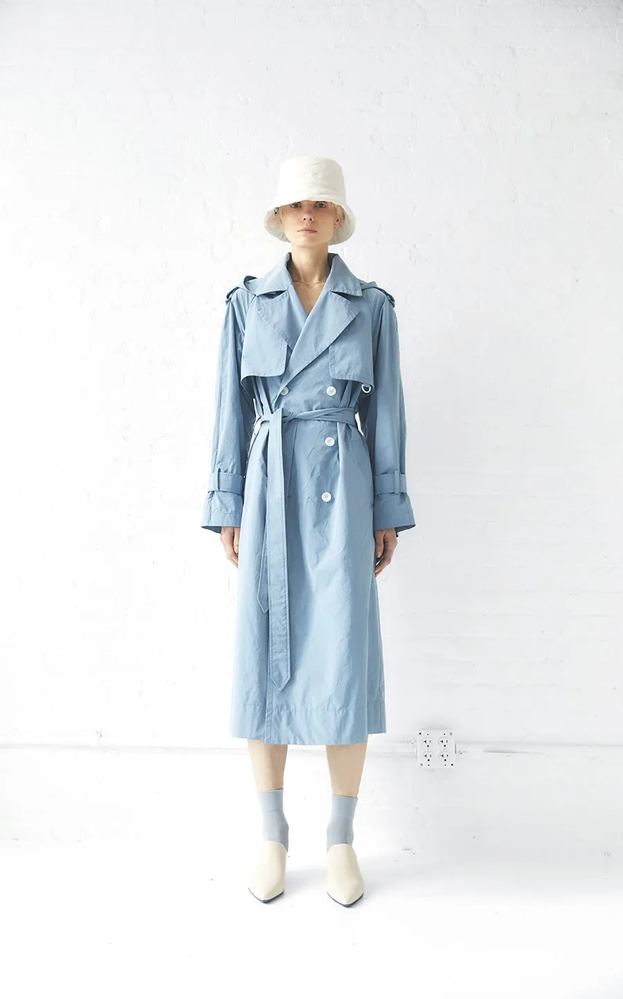 SUSTAINABLE WATER RESISTANT HOODED TRENCH COAT